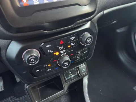 Jeep Renegade 1.6 mjt Limited 2wd 130cv - Immagine 19