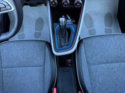 Renault Clio 1.6 E-Tech hybrid Serie limitata 140cv auto - Immagine 19