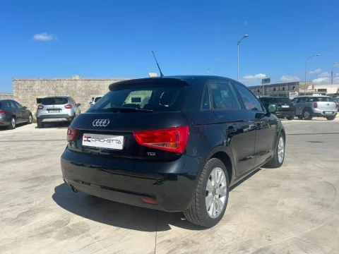 Audi A1 Sportback 1.6 tdi Attraction 90cv - Immagine 9