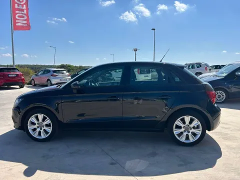 Audi A1 Sportback 1.6 tdi Attraction 90cv - Immagine 12