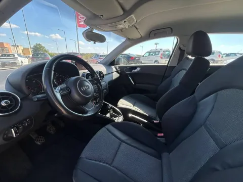 Audi A1 Sportback 1.6 tdi Attraction 90cv - Immagine 14