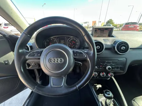 Audi A1 Sportback 1.6 tdi Attraction 90cv - Immagine 15