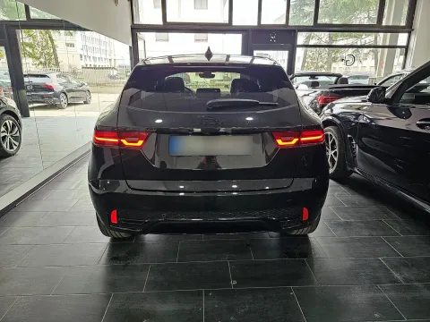 Jaguar E-Pace 2.0d i4 mhev R-Dynamic SE awd 163cv auto - Immagine 6