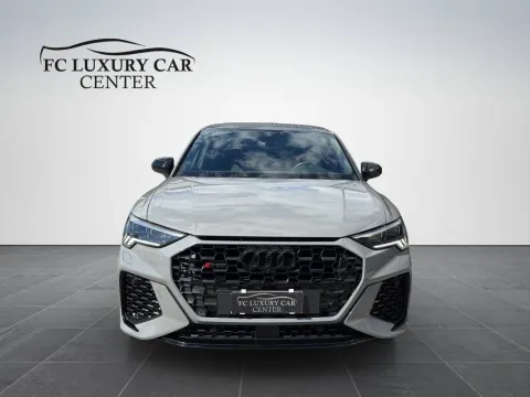 Audi Q3 Sportback RS 2.5 quattro s-tronic - Immagine 2