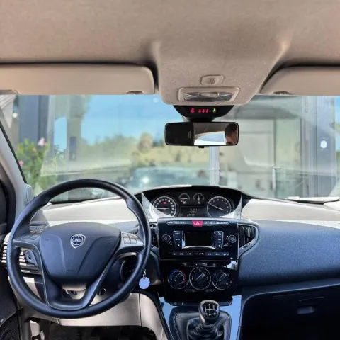 Lancia Ypsilon 1.2 Gold Plus Gpl 69cv - Immagine 9
