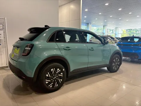 Fiat 600 1.2 hybrid 110cv auto - Immagine 3