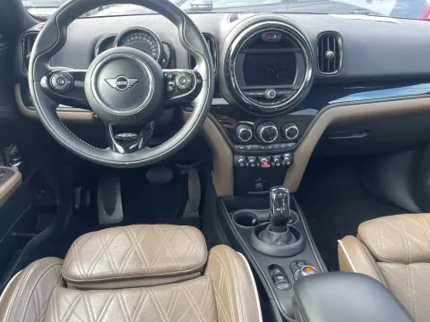 Mini Mini Countryman 2.0 Cooper D Business auto - Immagine 2
