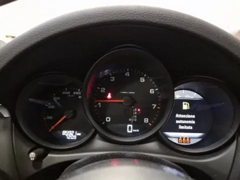 Porsche Macan 2.0 245cv pdk - Immagine 11