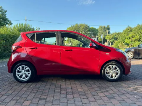 Hyundai i10 1.0 Login - Immagine 8