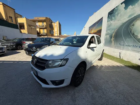 Dacia Sandero 1.5 dci Laureate 75cv - Immagine 1