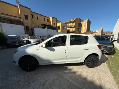 Dacia Sandero 1.5 dci Laureate 75cv - Immagine 4