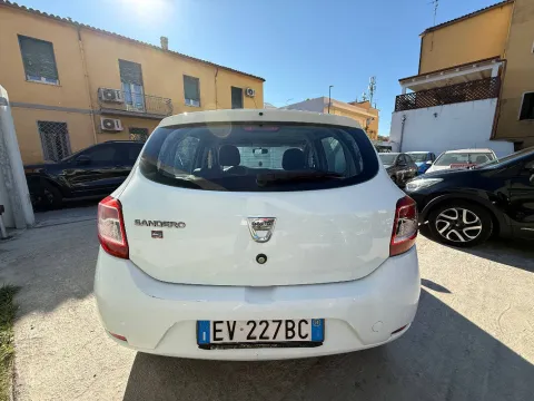 Dacia Sandero 1.5 dci Laureate 75cv - Immagine 6
