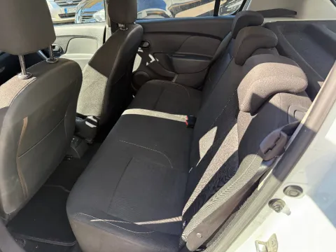Dacia Sandero 1.5 dci Laureate 75cv - Immagine 10