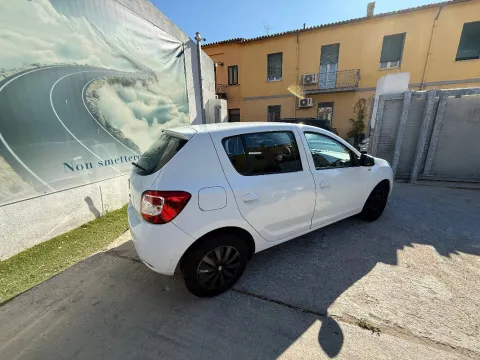 Dacia Sandero 1.5 dci Laureate 75cv - Immagine 14