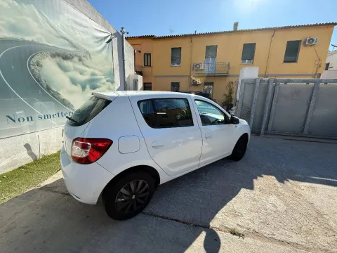 Dacia Sandero 1.5 dci Laureate 75cv - Immagine 15