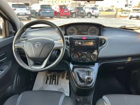 Lancia Ypsilon 1.3 mjt Silver s&s 95cv - Immagine 11