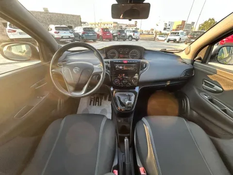 Lancia Ypsilon 1.3 mjt Silver s&s 95cv - Immagine 12