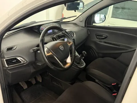 Lancia Ypsilon 1.2 8v Gold c/CL ecochic Gpl 69cv - Immagine 11