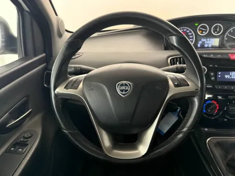 Lancia Ypsilon 1.2 8v Gold c/CL ecochic Gpl 69cv - Immagine 13