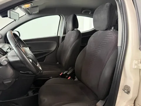 Lancia Ypsilon 1.2 8v Gold c/CL ecochic Gpl 69cv - Immagine 16