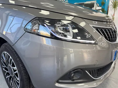 Lancia Ypsilon 1.0 firefly hybrid Silver s&s 70cv 5p.ti - Immagine 7