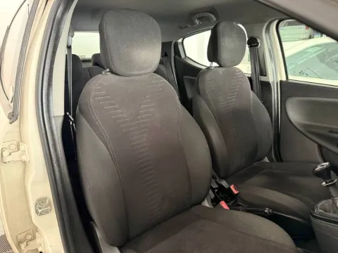 Lancia Ypsilon 1.2 8v Gold c/CL ecochic Gpl 69cv - Immagine 19
