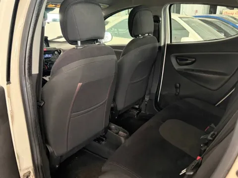 Lancia Ypsilon 1.2 8v Gold c/CL ecochic Gpl 69cv - Immagine 22