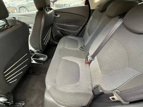 Renault Captur 0.9 tce Live s&s 90cv - Immagine 16
