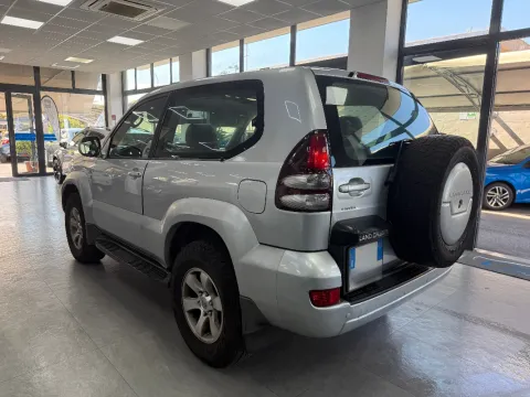 Toyota Land Cruiser kdj125 3p 3.0 d-4d Executive auto my05 - Immagine 5