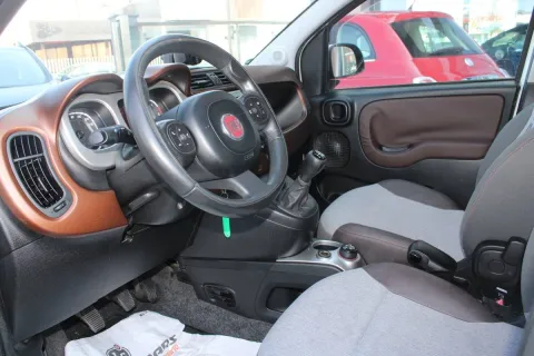 Fiat Panda 1.3 mjt 16v Cross 4x4 s&s 95cv - Immagine 14