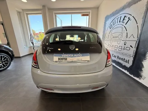 Lancia Ypsilon 1.0 firefly hybrid Gold s&s 70cv - Immagine 4