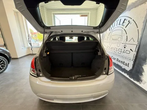 Lancia Ypsilon 1.0 firefly hybrid Gold s&s 70cv - Immagine 5