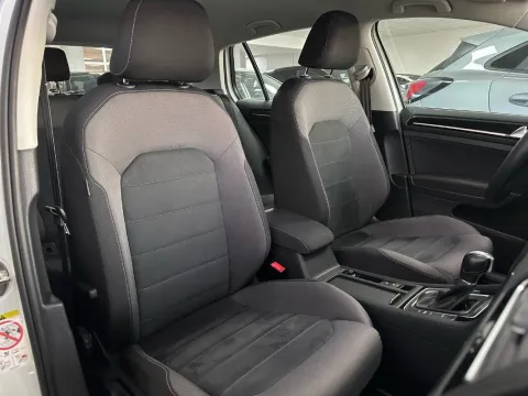Volkswagen Golf 5p 1.6 tdi Executive 115cv - Immagine 7