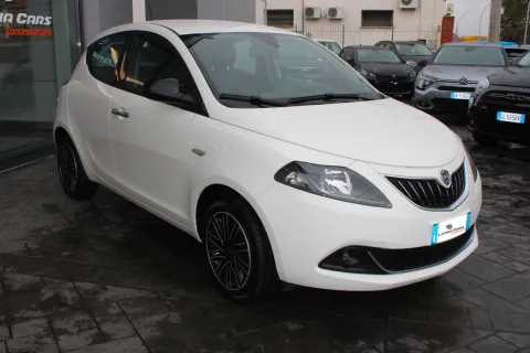 Lancia Ypsilon 1.0 firefly hybrid Gold s&s 70cv - Immagine 4