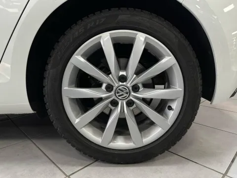 Volkswagen Golf 5p 1.6 tdi Executive 115cv - Immagine 20
