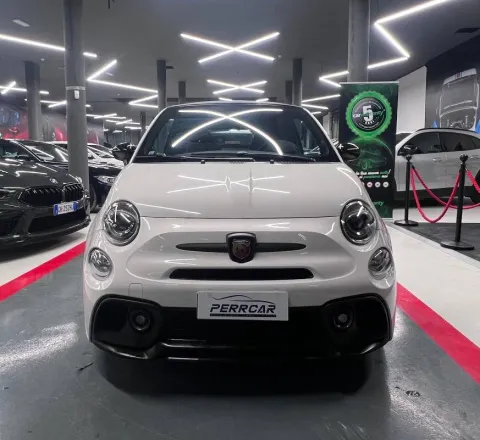 Abarth 595C 1.4 t-jet Competizione 180cv auto - Immagine 2