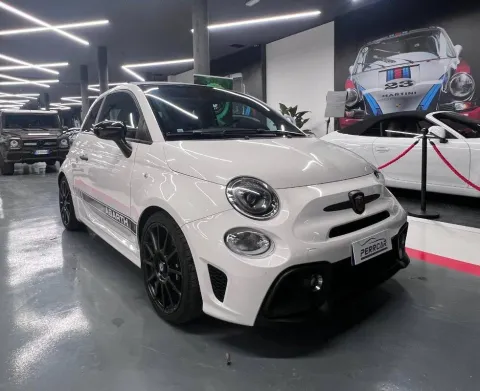 Abarth 595C 1.4 t-jet Competizione 180cv auto - Immagine 3