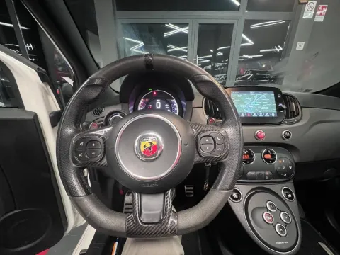 Abarth 595C 1.4 t-jet Competizione 180cv auto - Immagine 12