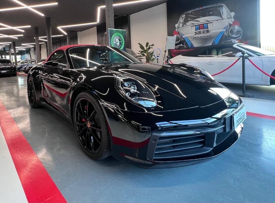 Porsche 911 Cabrio 3.0 Carrera auto - Immagine 3