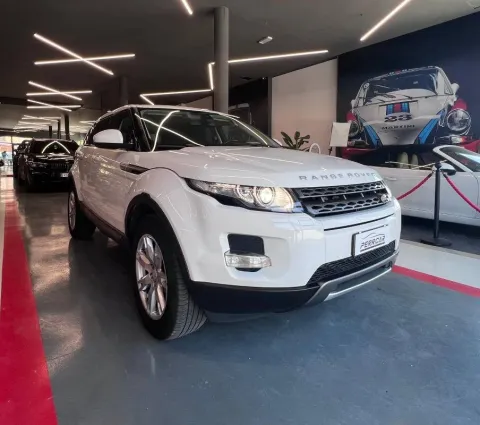 Land Rover Range Rover Evoque 5p 2.2 td4 Pure Tech Pack 150cv - Immagine 3
