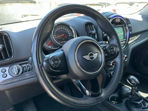 Mini Mini Countryman 2.0 Cooper D Business auto - Immagine 9
