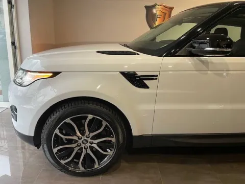 Land Rover Range Rover Sport 3.0 tdV6 HSE auto - Immagine 3
