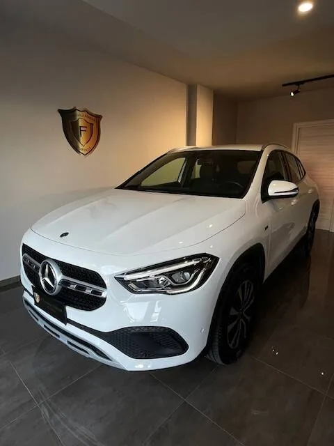 Mercedes GLA 250 e phev (eq-power) Business Extra auto - Immagine 1