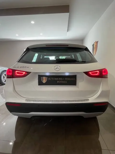 Mercedes GLA 250 e phev (eq-power) Business Extra auto - Immagine 12