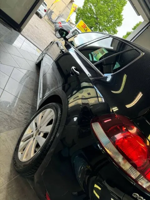 Volkswagen Golf 5p 2.0 tdi Highline 140cv dsg - Immagine 5