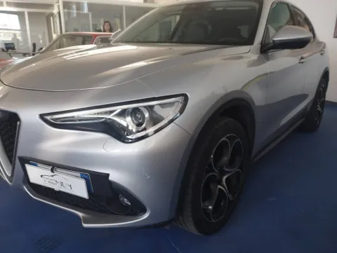 Alfa Romeo Stelvio 2.2 t Veloce Ti Q4 210cv auto - Immagine 2