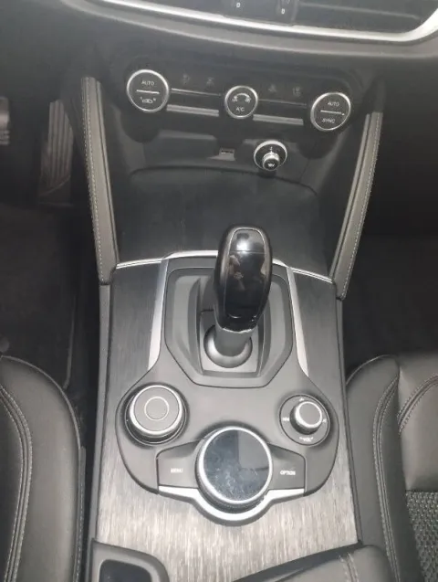 Alfa Romeo Stelvio 2.2 t Veloce Ti Q4 210cv auto - Immagine 8