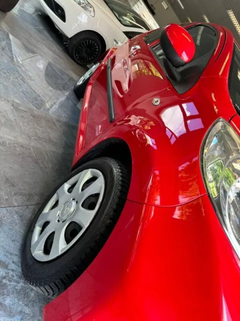 Peugeot 107 1.0 12v Allure (sweet years) 5p FL - Immagine 4