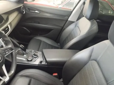 Alfa Romeo Stelvio 2.2 t Veloce Ti Q4 210cv auto - Immagine 9