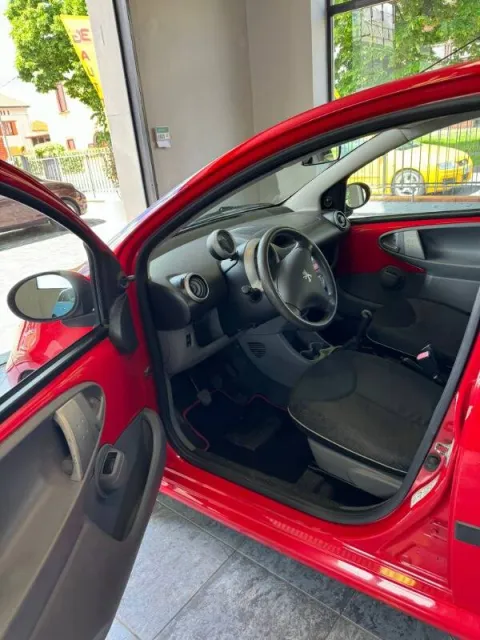 Peugeot 107 1.0 12v Allure (sweet years) 5p FL - Immagine 8